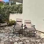 Modern Getaway For Two Διαμέρισμα *