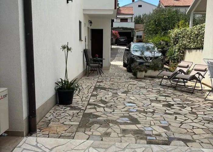 Modern Getaway For Two Apartamento