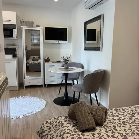 Modern Getaway For Two *